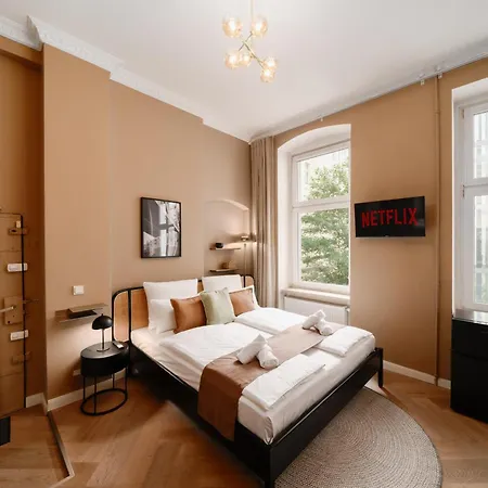 Homely - Heritage , Kingsize Bed , Kitchen , Wifi * برلين