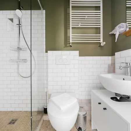 Homely - Heritage , Kingsize Bed , Kitchen , Wifi Апартаменты