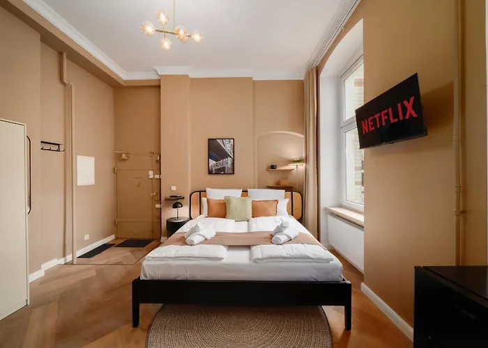 Homely - Heritage , Kingsize Bed , Kitchen , Wifi برلين