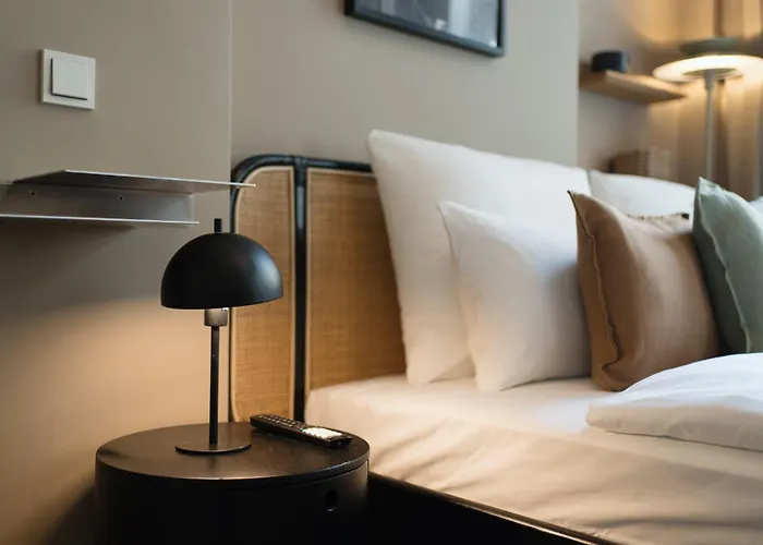 Homely - Heritage , Kingsize Bed , Kitchen , Wifi Berlijn