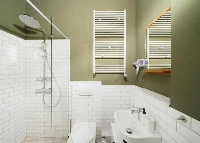 Homely - Heritage , Kingsize Bed , Kitchen , Wifi * Berlin